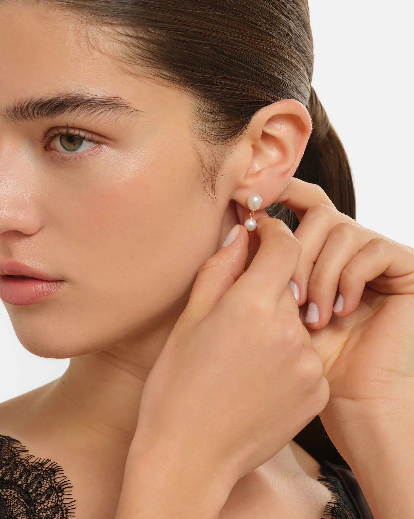 Miroir Graduating Freshwater Pearl Drop Earrings in 18K Gold Vermeil by Handiora