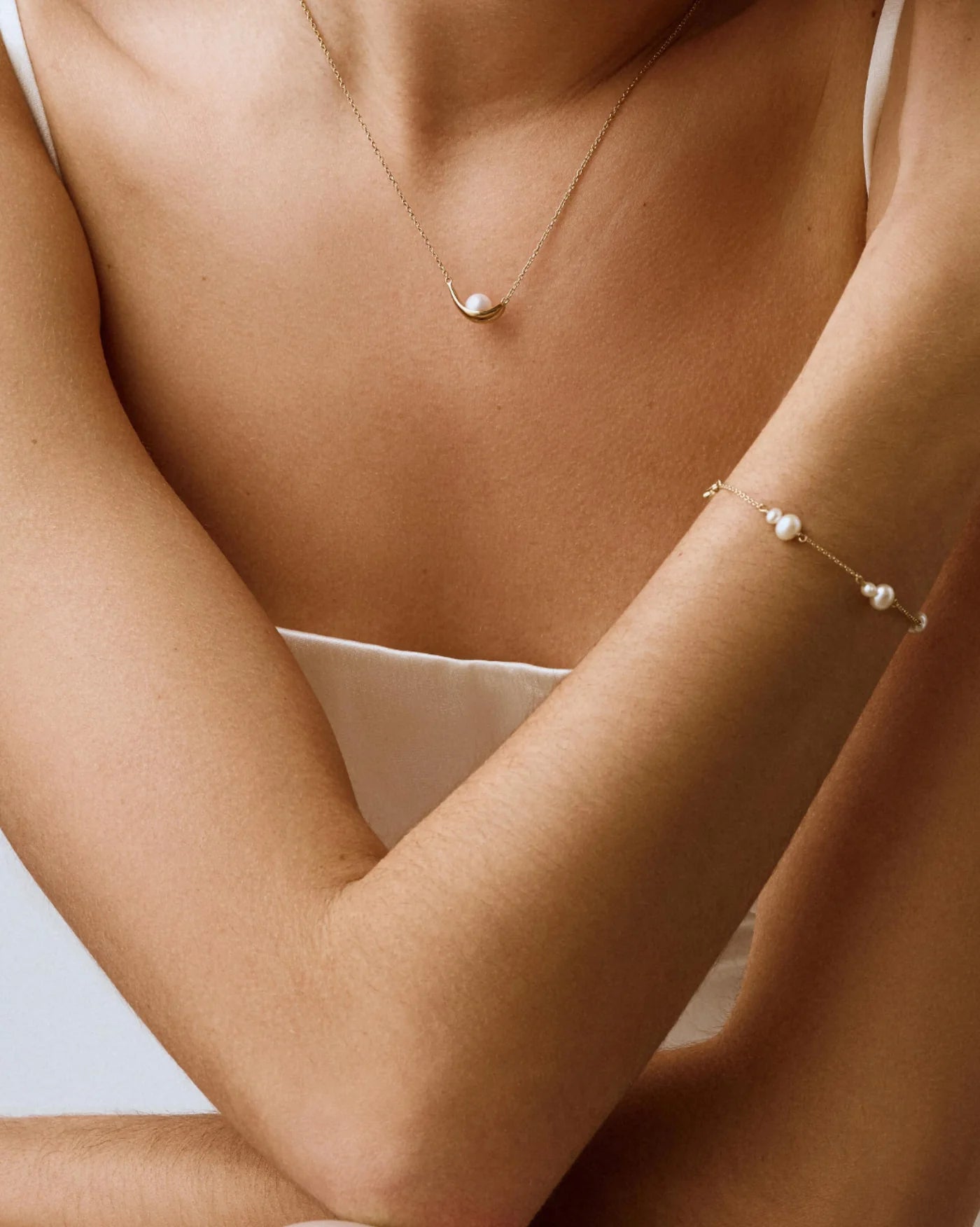 Merano Graduating Freshwater Pearl Bracelet in 18K Gold Vermeil by Handiora