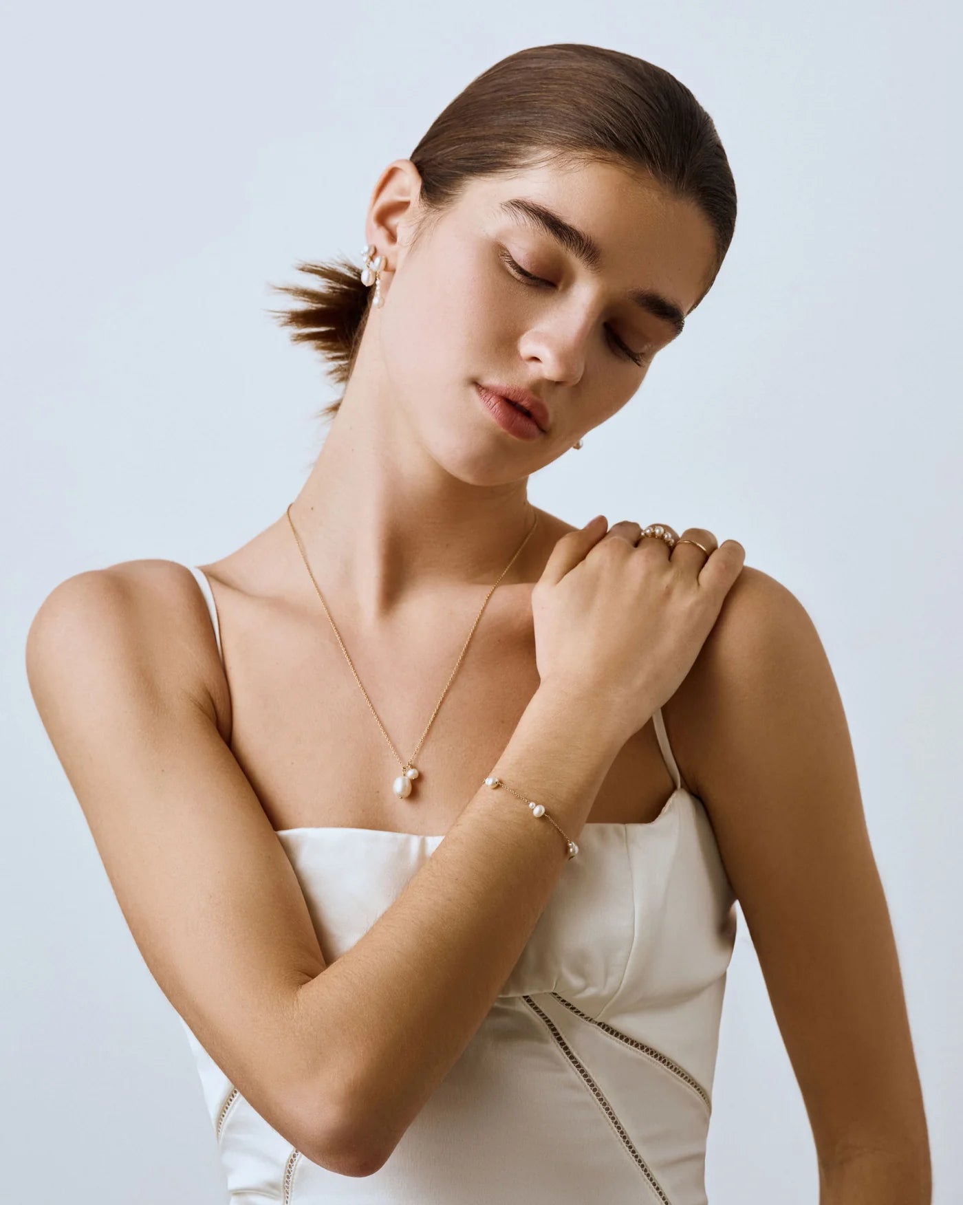 Merano Graduating Freshwater Pearl Bracelet in 18K Gold Vermeil by Handiora