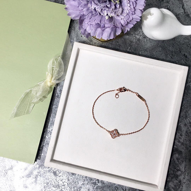 V Gold Four-Leaf Clover Diamond Bracelet – Light Luxury Women’s Jewelry | Handiora