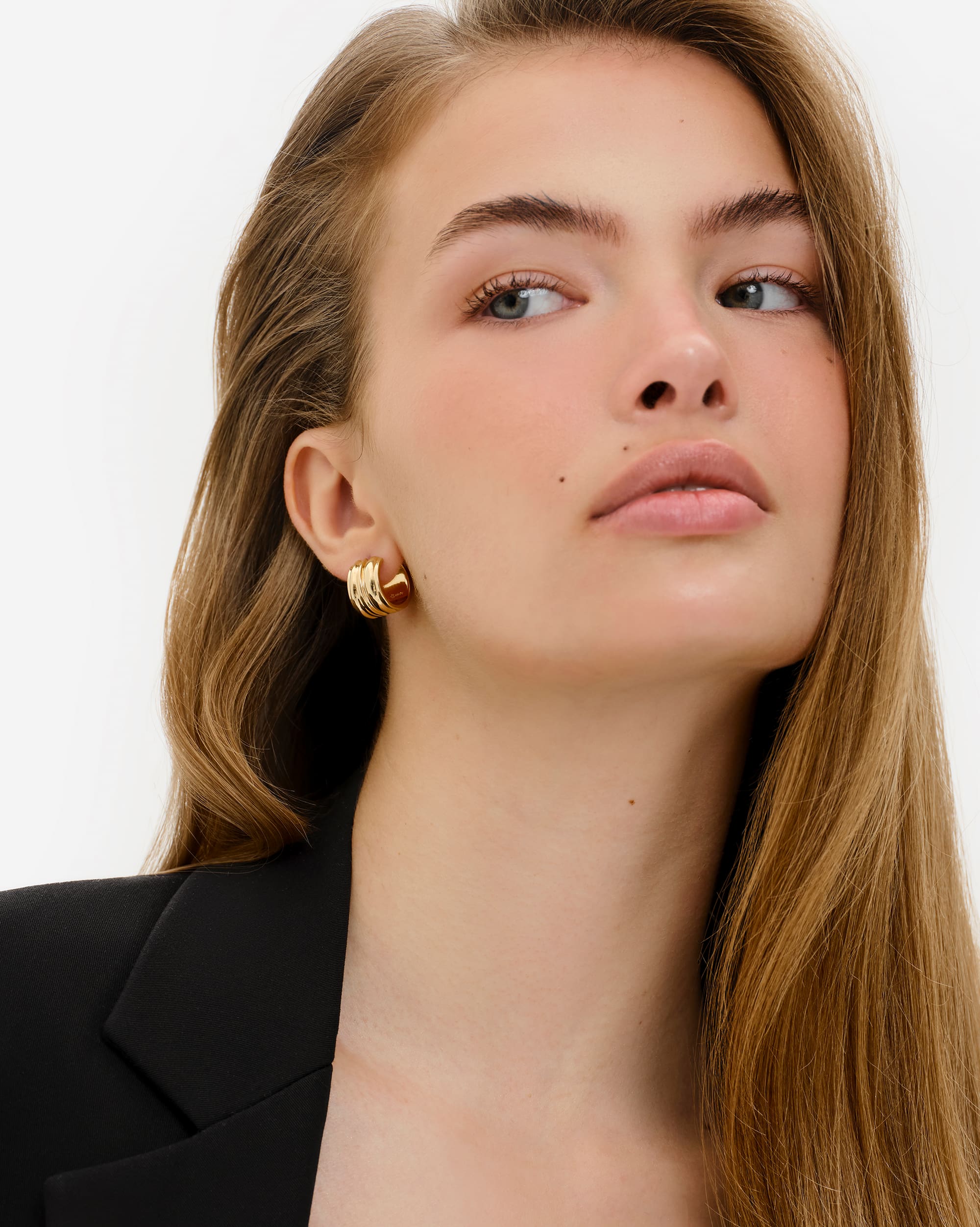 Orsay Chunky Huggie Hoops in 18K Gold Vermeil with Grooved Finish by Handiora