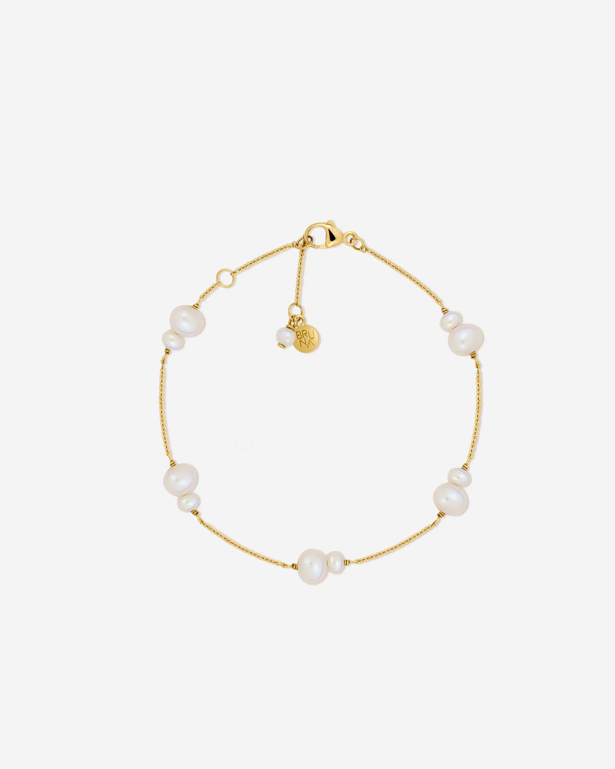 Merano Graduating Freshwater Pearl Bracelet in 18K Gold Vermeil by Handiora