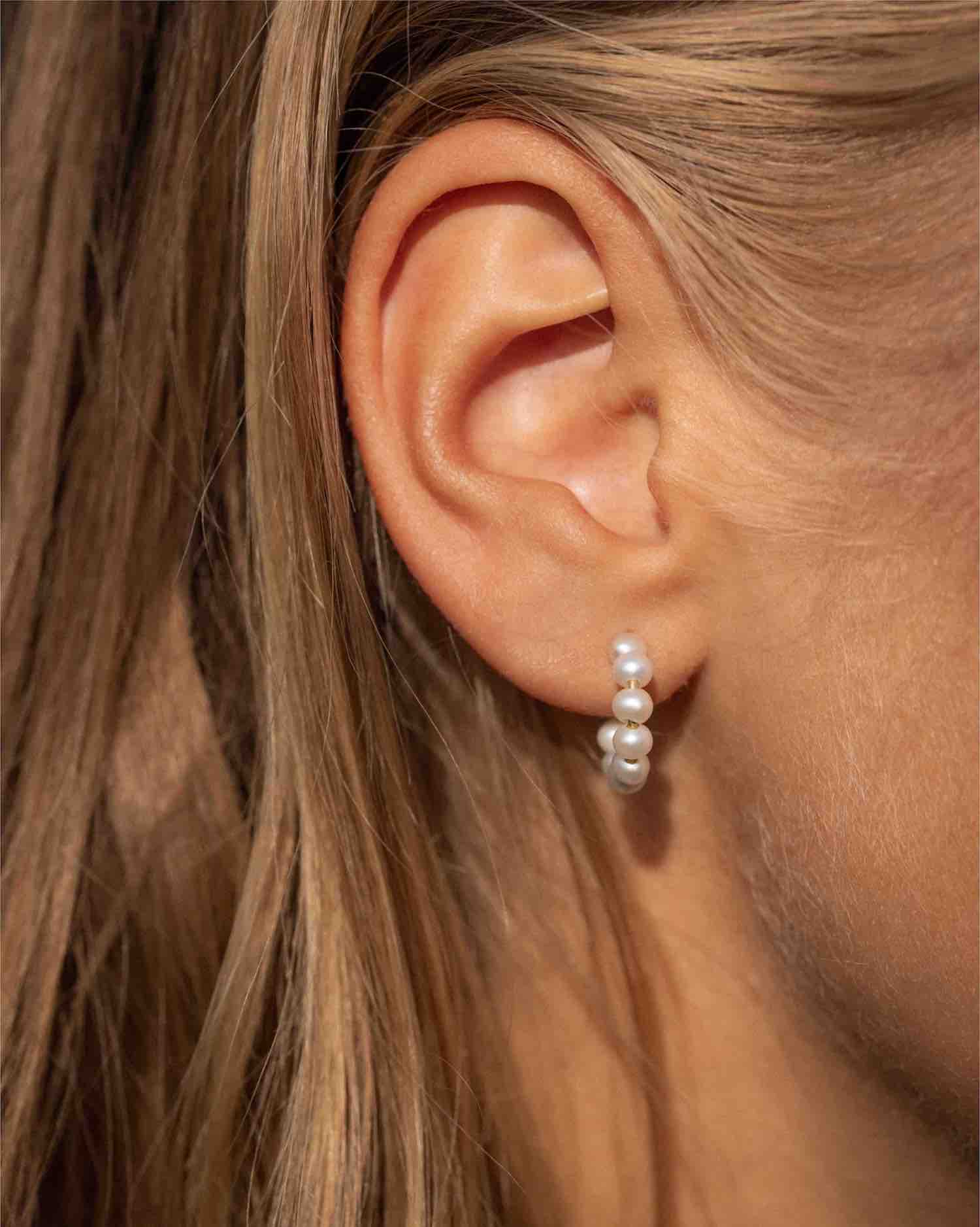 Palermo Mini Hoop Earrings with Freshwater Pearls in 18K Gold Vermeil by Handiora
