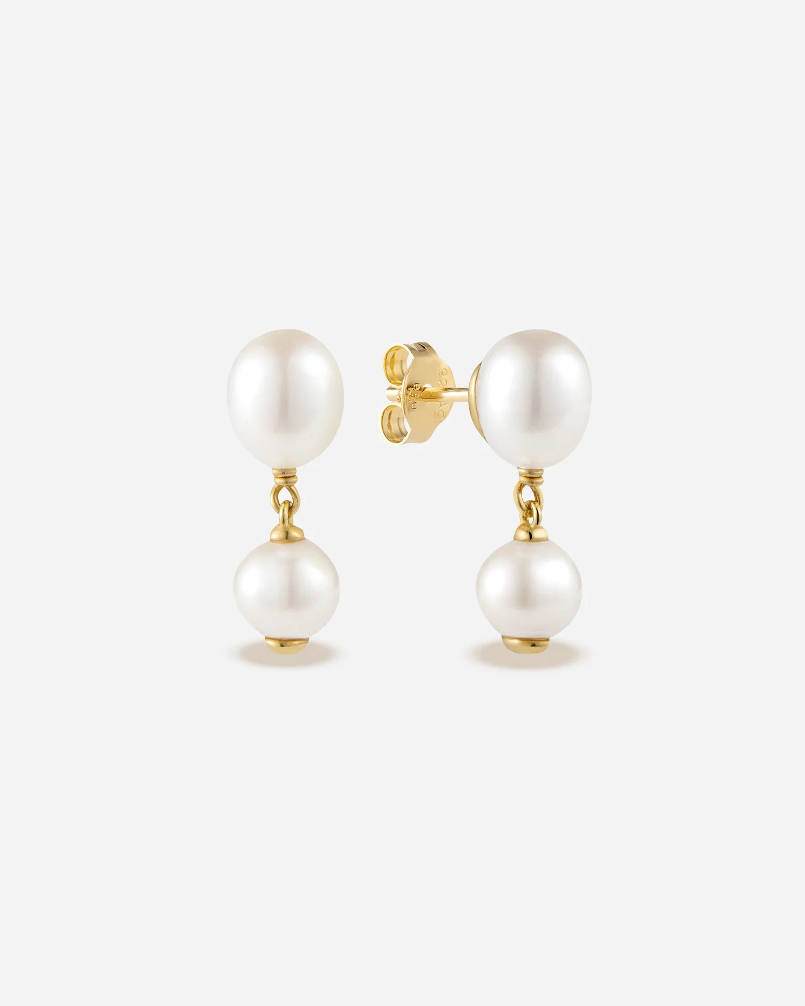 Miroir Graduating Freshwater Pearl Drop Earrings in 18K Gold Vermeil by Handiora